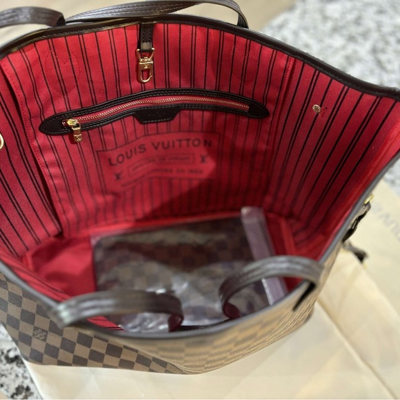Louis Vuitton Neverfull MM - LIKE NEW - Picture 4 of 5
